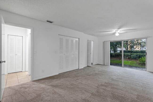 Building Photo - Charming One-Bedroom, One-Bath Retreat in Winter Haven with Modern Amenities