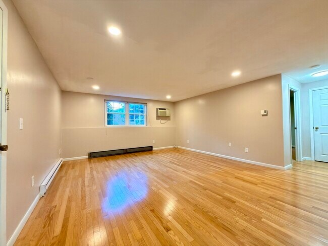 Building Photo - 89 Pleasant St