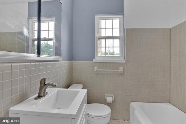 Building Photo - 100 Park Blvd