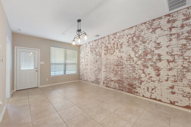 Building Photo - 130 Biltmore Loop