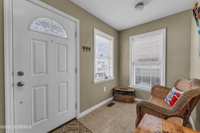 Building Photo - 111 7th Ave