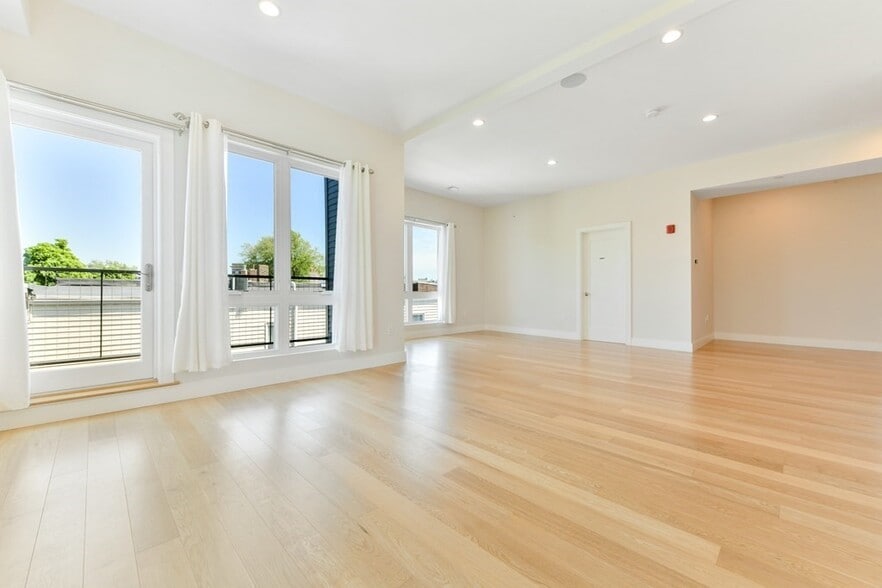 Building Photo - 488 Dorchester Ave