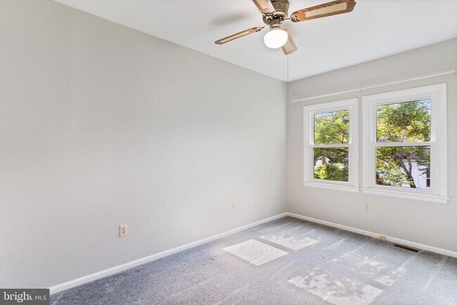 Building Photo - 4023 Poplar St