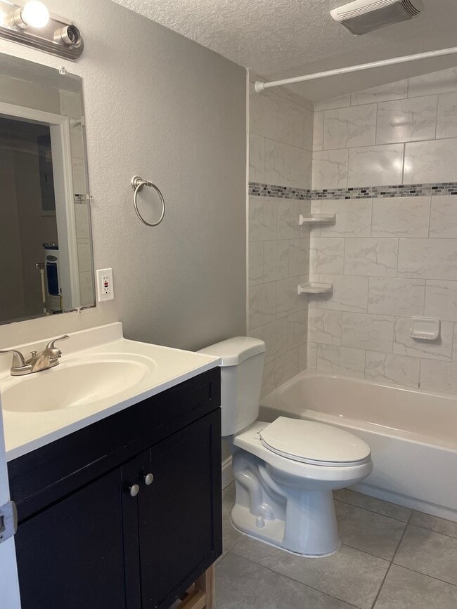 Building Photo - Winter Park 3 Bedroom 2 Bath Renovated!