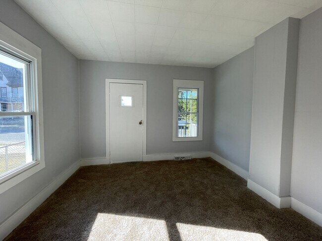 Building Photo - Gorgeous 4 Bedroom Home FOR RENT in Millville $1500