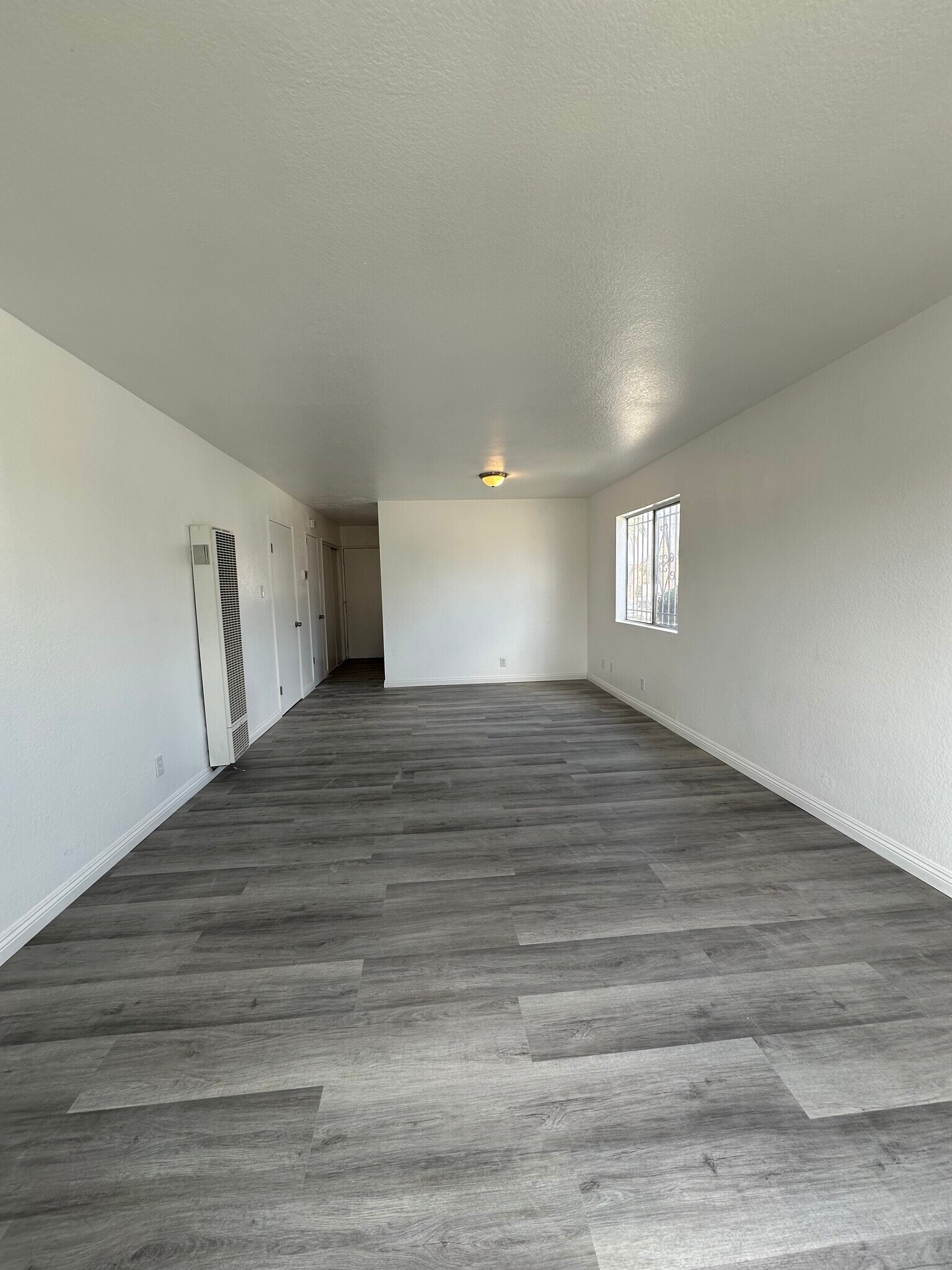 Living room - 1503 W 85th St