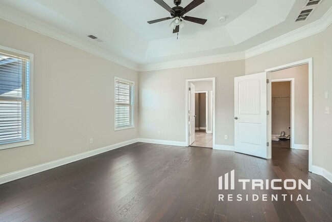 Building Photo - 3768 Lake Haven Way
