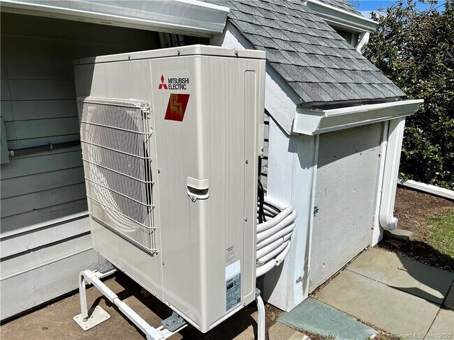 Building Photo - 11 River Colony