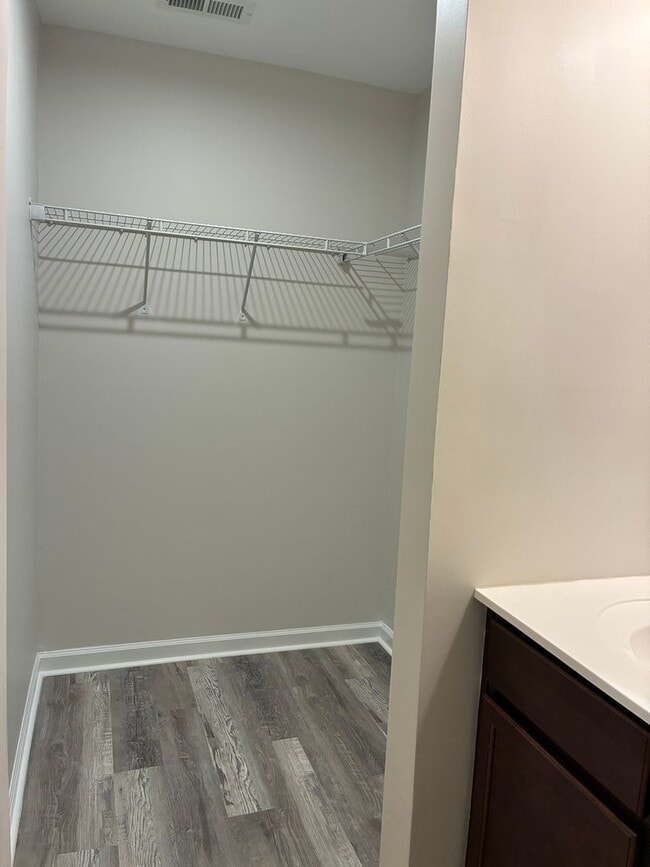 Building Photo - Beautiful 2019 End-of-Group Townhome – 3 Bed, 2 Bath, 1-Car Garage