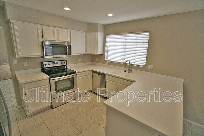 Building Photo - 7721 W Tonto Dr