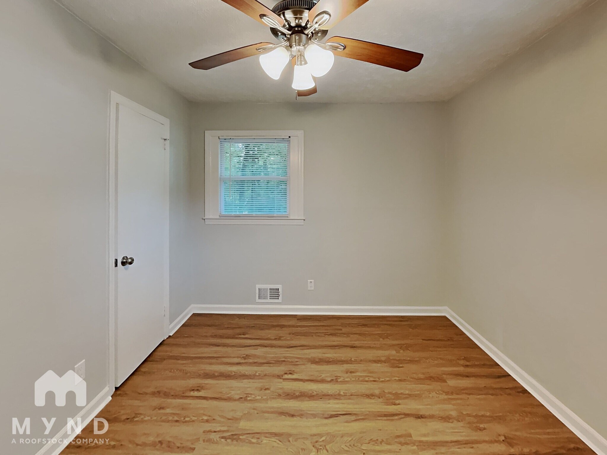 Building Photo - 1590 Bagpipe Pl