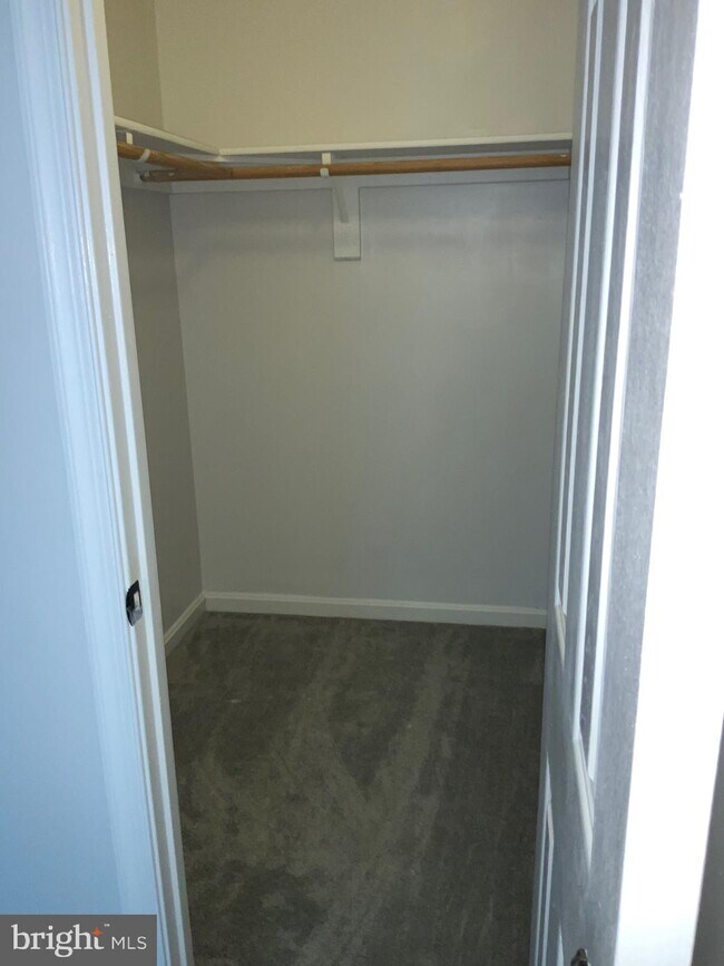 Building Photo - 500 Falkirk Ct