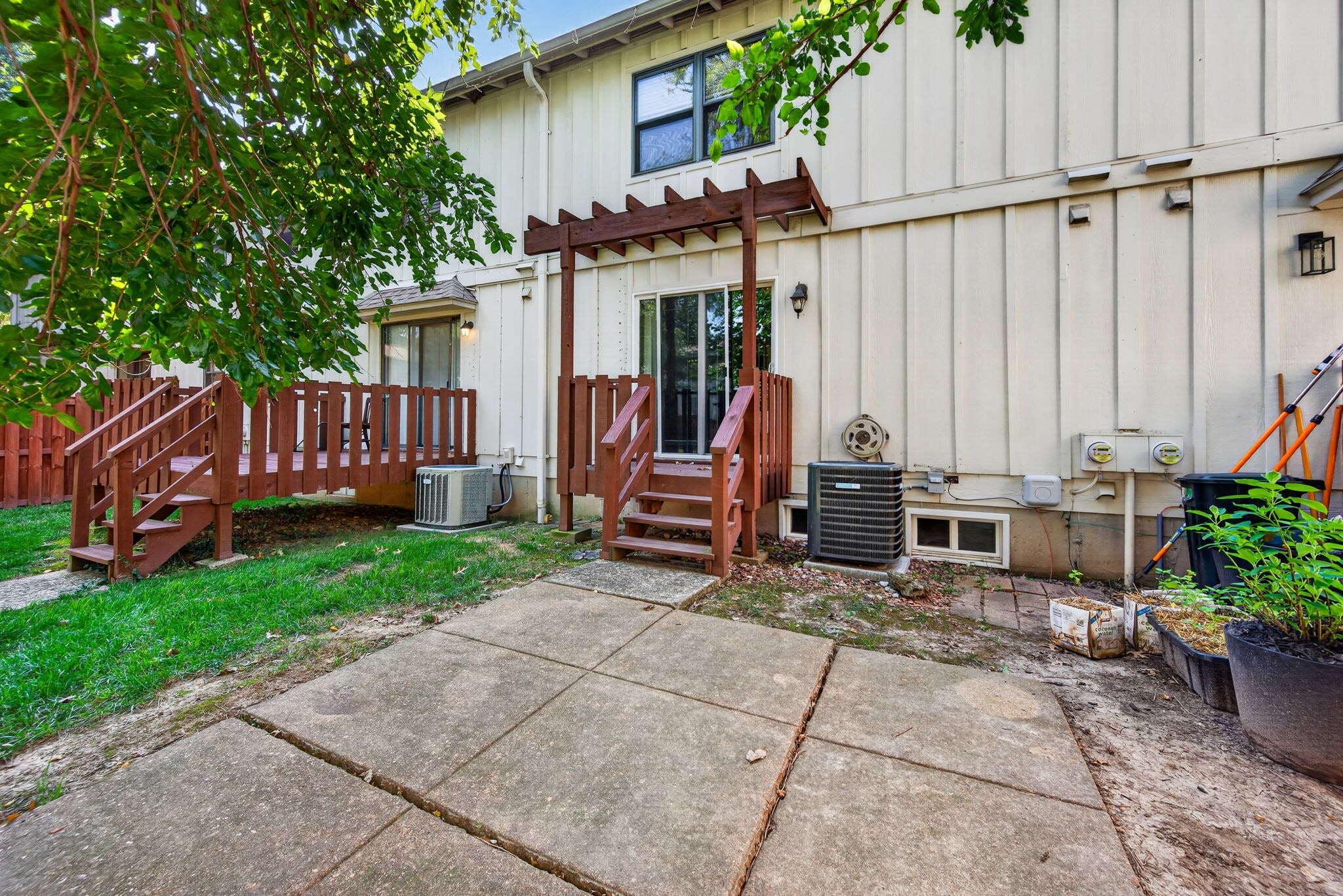 Building Photo - 13391 Hiddendale Ln