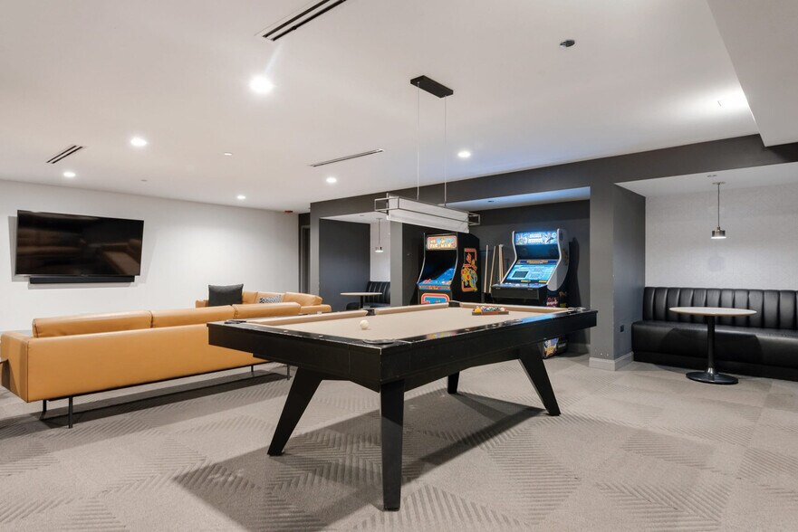 Building Photo - 29 S LaSalle St