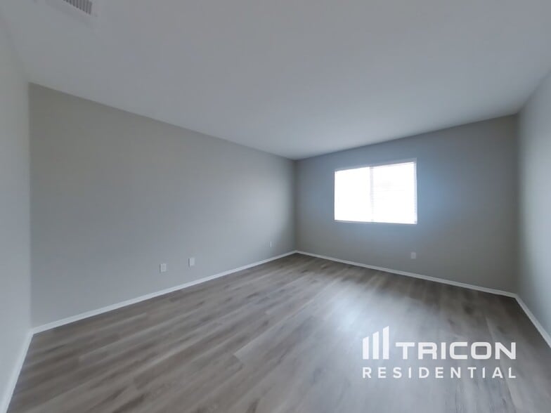 Building Photo - 16946 Sorrento Ln