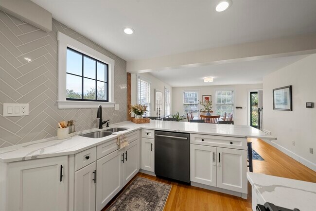 Building Photo - 11 Gingerbread Hill