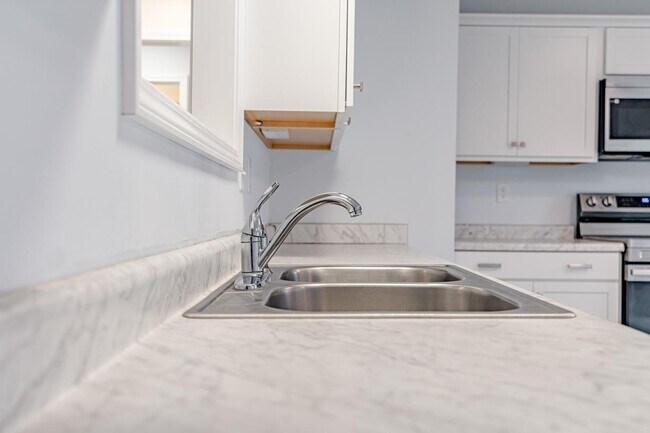 Building Photo - 128 Alumni Dr