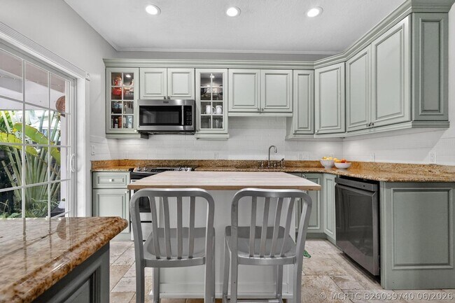 Building Photo - 412 El Prado