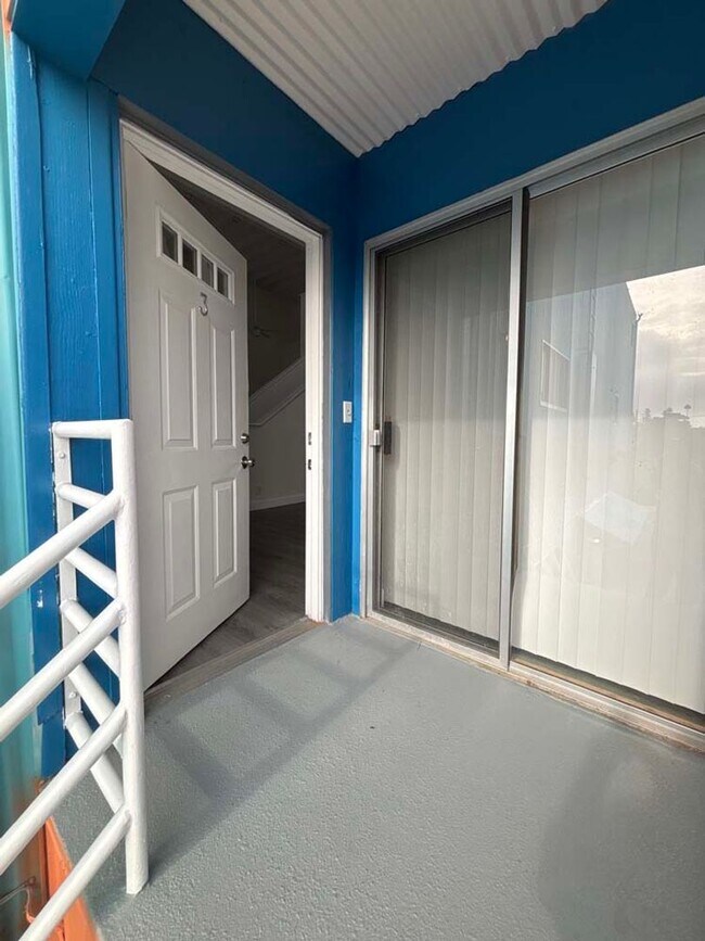 Building Photo - 915 Broadway St