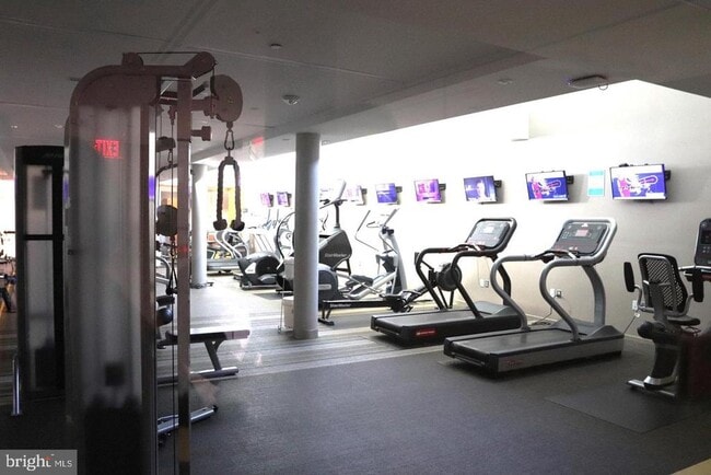 Building Photo - 8350 Greensboro Dr