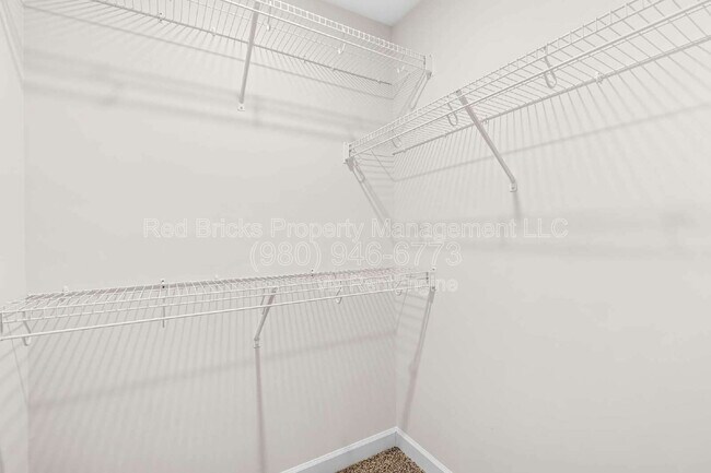 Building Photo - 3683 Backwater St