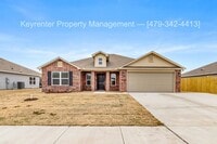 Building Photo - Beautiful new build home!