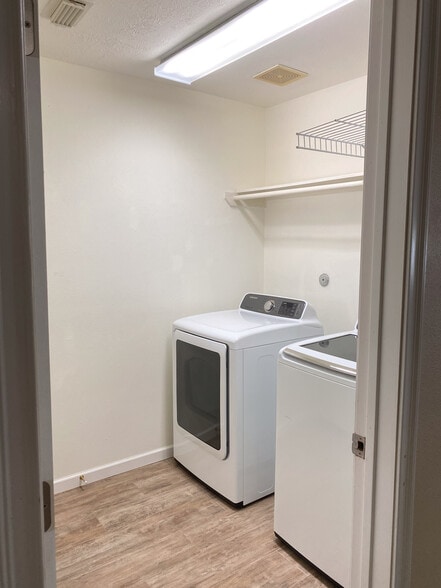 Building Photo - 17802 Oakridge Canyon Ln