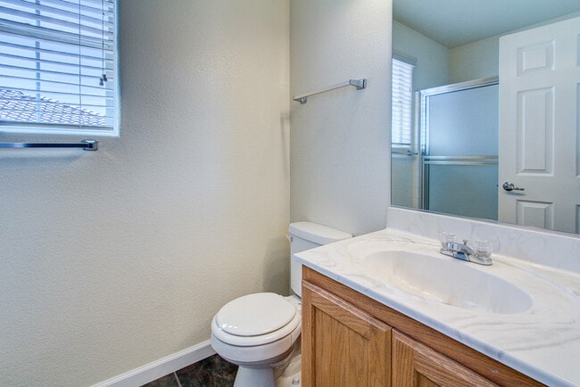 Building Photo - **$800 OFF MOVE IN BY 12/12/25**3-Story Home with Private Bathrooms and Strip View