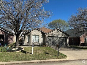 Building Photo - 418 Cherry Laurel Dr