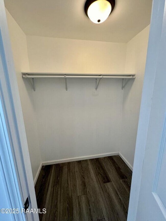 Building Photo - 216 Marigny Cir