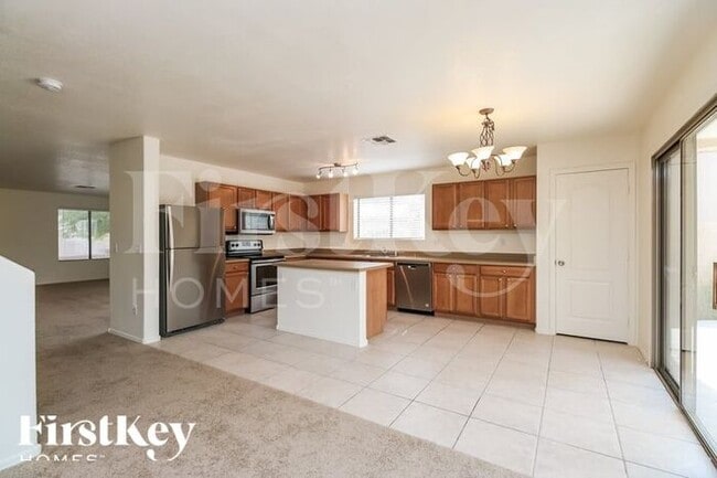 Building Photo - 9032 E Pampa Ave