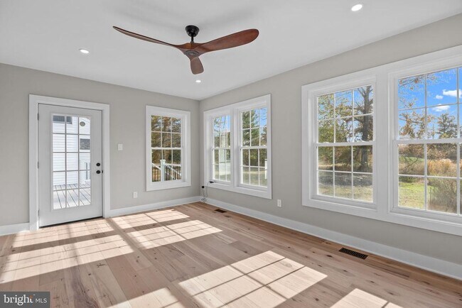 Building Photo - 271 Stoopville Rd