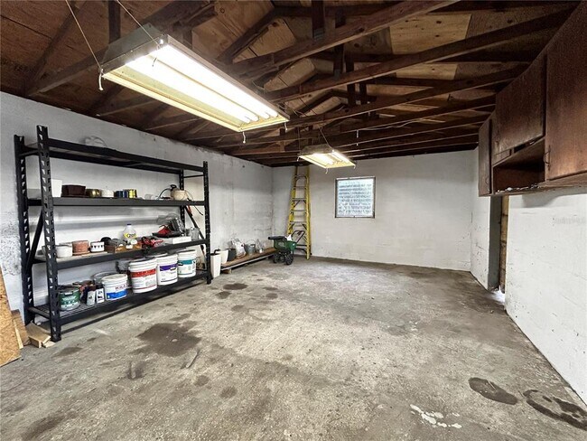 Building Photo - 2404 N Ramona Cir
