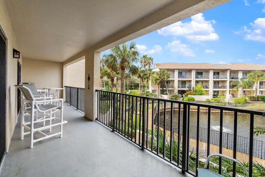 Building Photo - 850-A1A A1A Beach Blvd