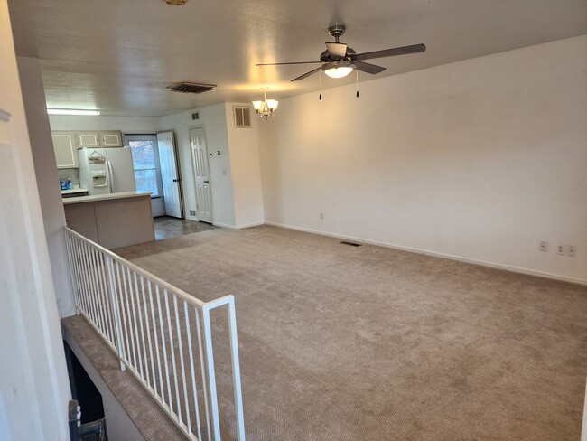 Building Photo - 99 N 1850 W