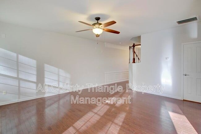 Building Photo - 408 Dyersville Dr