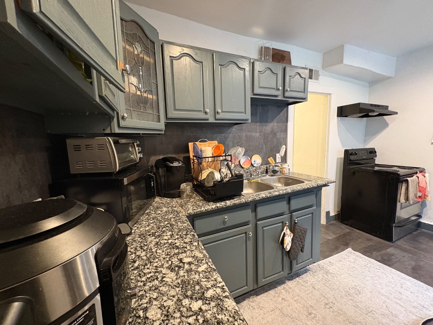 Building Photo - 5850 Alderson St