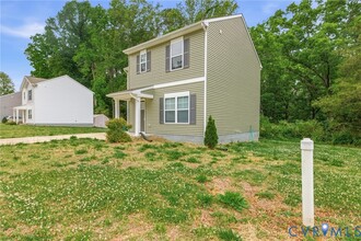 Building Photo - 3605 Roselawn Ter