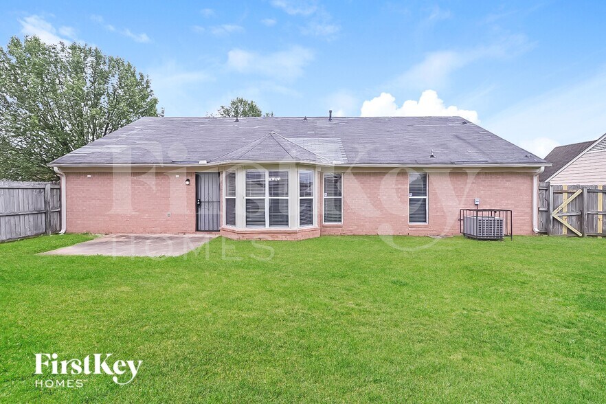 Building Photo - 9181 Triple Crown Loop E