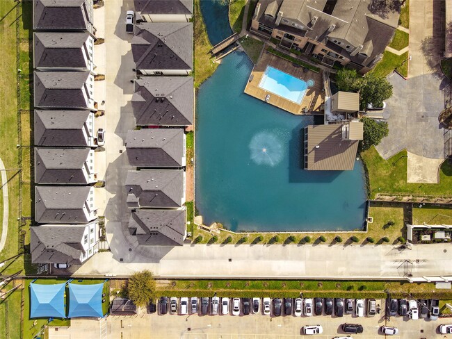 Building Photo - 1931 Pueblo Nuevo Path