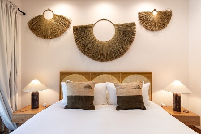 Building Photo - Luxury Oasis in Palm Springs Retreat (Monthly Only - No Long Term)