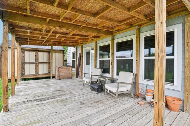 Building Photo - 1226 Newsome Glenn Dr