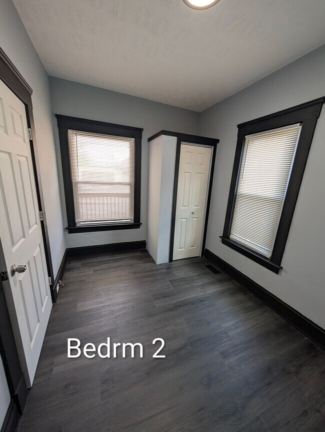 Building Photo - 1431 Rowley Ave