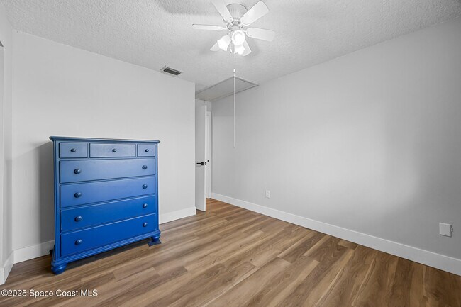 Building Photo - 500 Summerset Ct