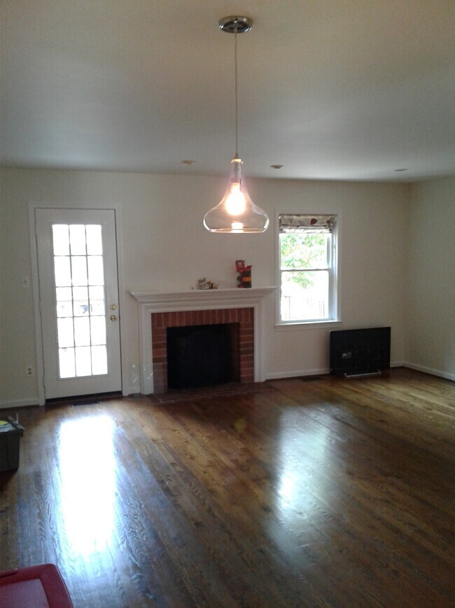 Building Photo - 3009 20th Ct S