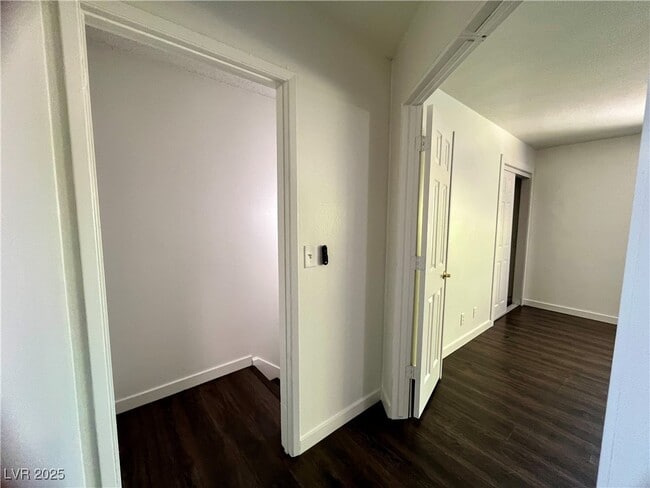 Building Photo - 109 Greenbriar Townhouse Way