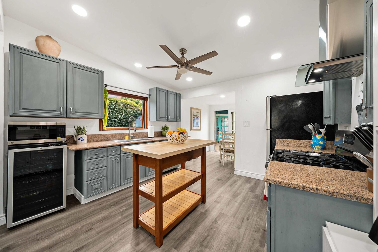 Building Photo - 1601 Kraft St