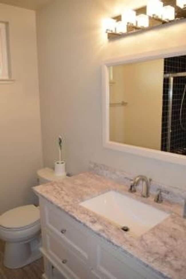 Building Photo - 8250 Canyon Oak Dr