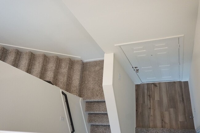 Building Photo - Modern 4 Bedroom Home in Windmill Farms with Community Pools and Trails