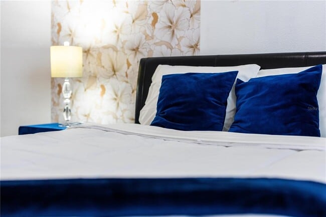 Building Photo - 5151 Ravena Ave E